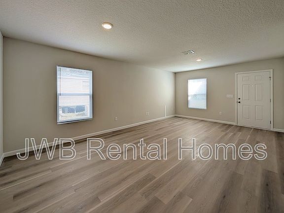 4th image of 11166 Joel St
