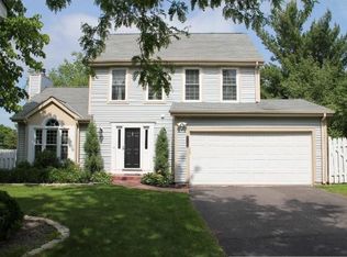 8755 Knollwood Dr, Eden Prairie, MN 55347