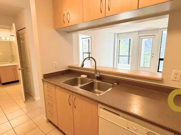 3638 Vanness Ave #1A, Vancouver, BC V5R 6H6