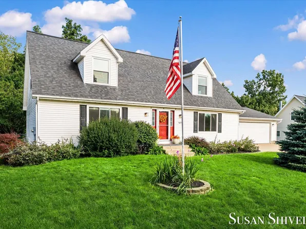 5022 Montauk Dr NW, Comstock Park, MI 49321