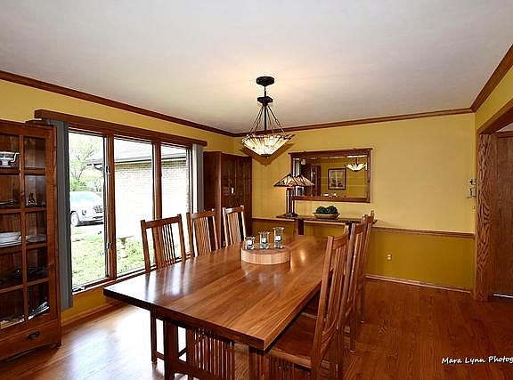 3rd image of 2860 Meadow Dr