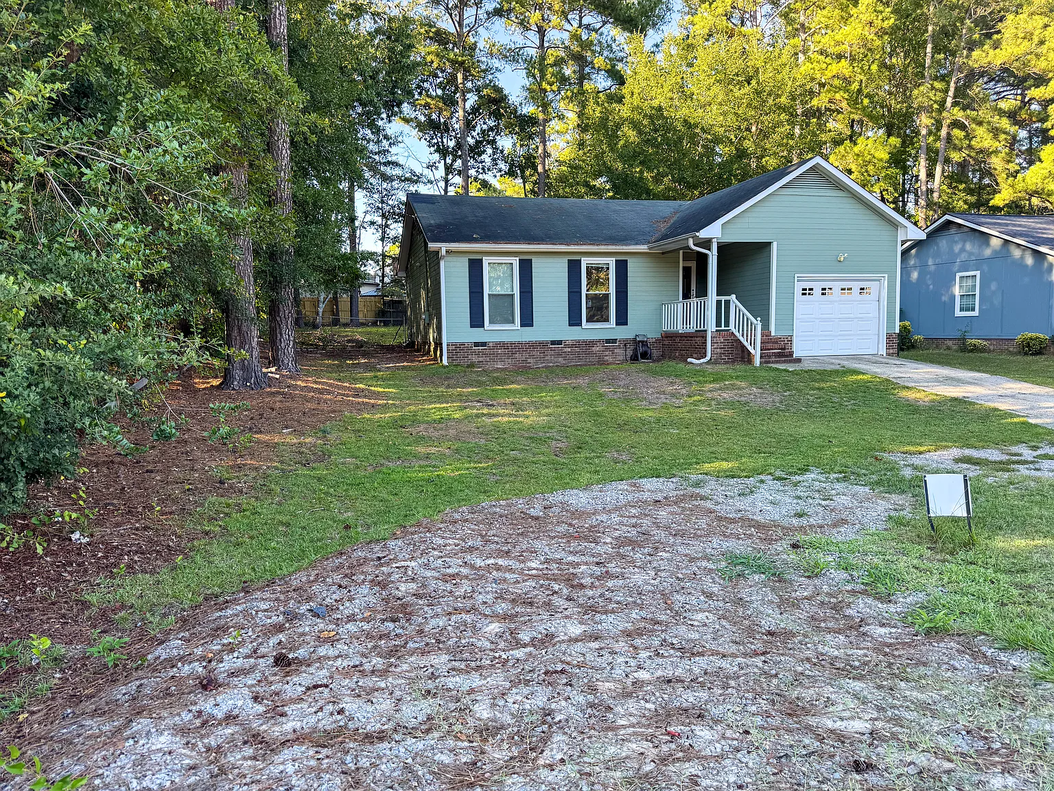 3 bed, 1050 sqft, $1,650 — Photo 2