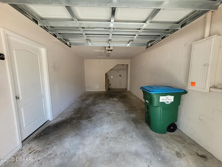 1018 Grand Hickory Cir — Photo 24