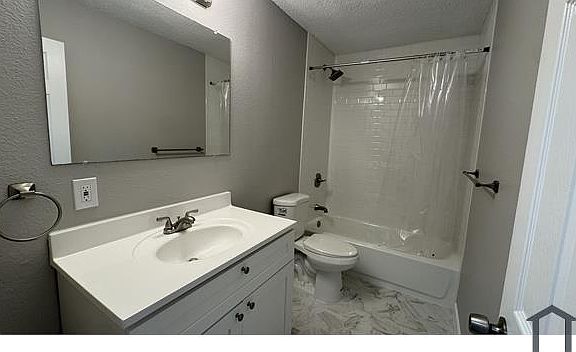 4th image of 4711 W Tennessee Ave