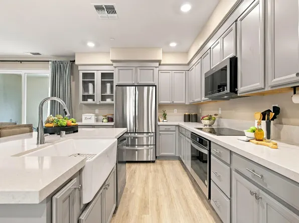 3069 High Meadow Walk, Sacramento, CA 95833