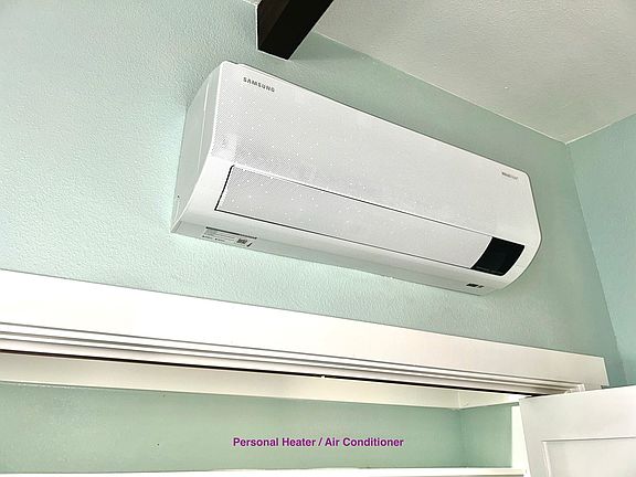 Personal heating and air conditioning unit operate with remote control
