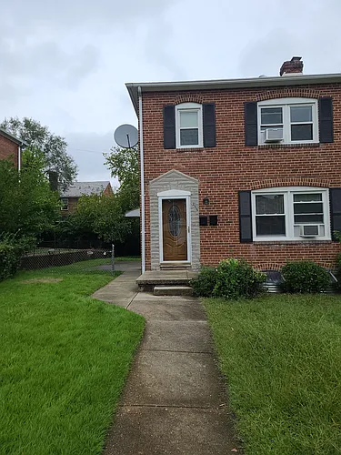 2916 Clearview Ave Photo 1