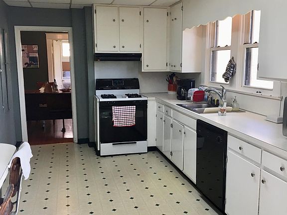 5th image of 1213 Worthington St