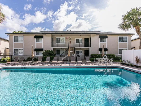 4020 Crystal Lake Dr #209, Pompano Beach, FL 33064