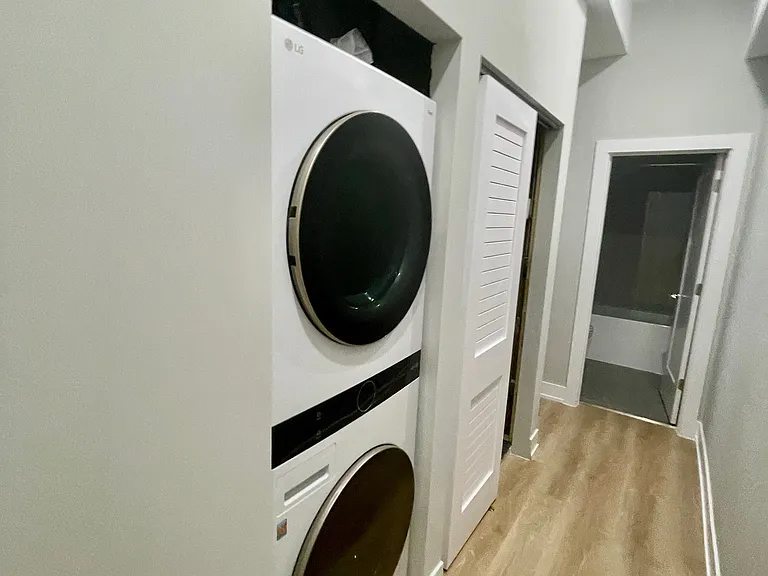 2158 W 21st St #3 — Photo 9