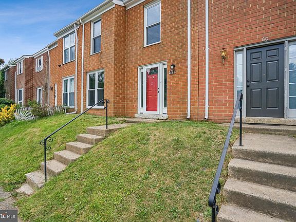 3rd image of 61 Oak Dr