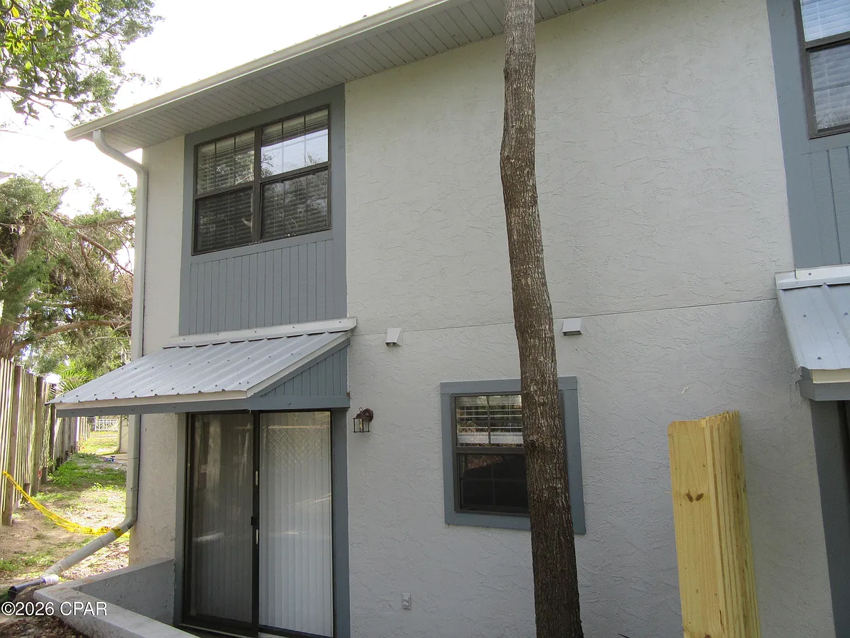 Building Photo - 2750 W 12th St #3A