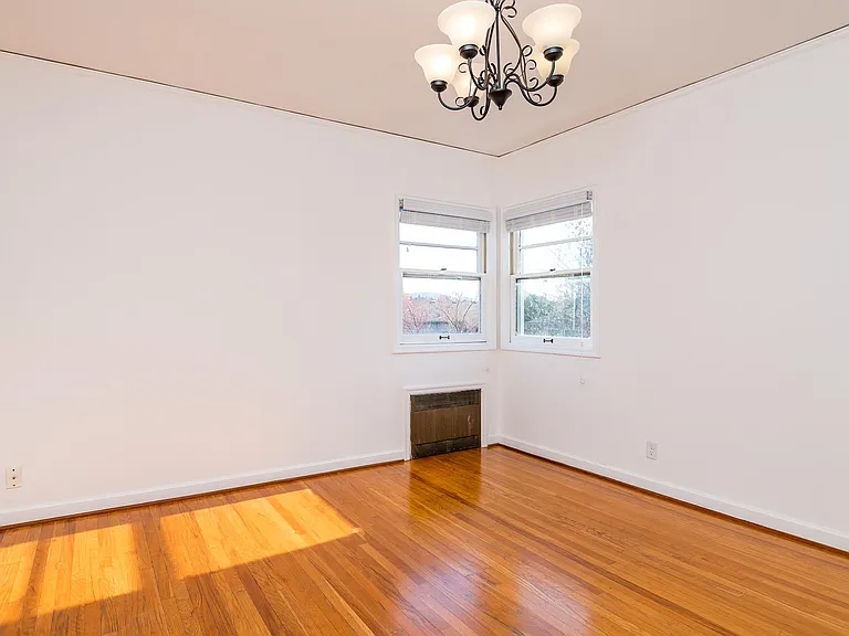 2500 NE Weidler St — Photo 47