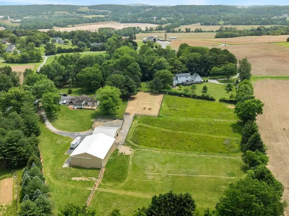 1392 Wakefield Valley Rd, New Windsor, MD 21776