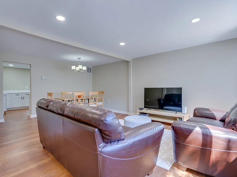 8063 Saint Annes Ct #3 — Photo 18