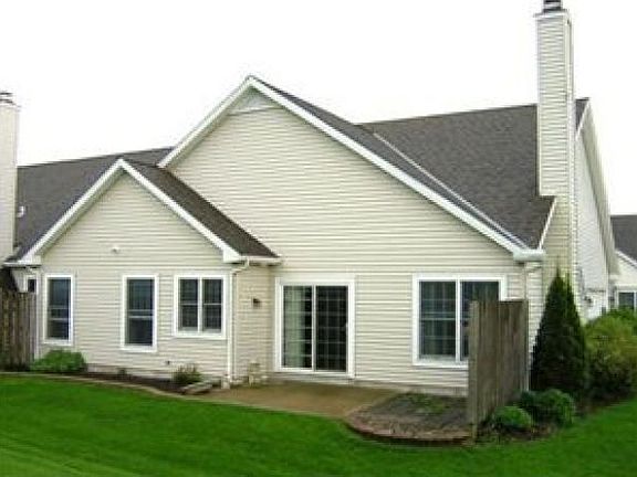 3rd image of 20 Nantucket Cir