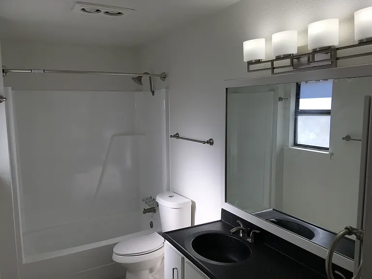 Master Bath - EMPTY