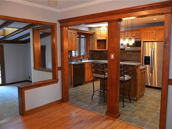 2nd image of 5636 Roeland Dr