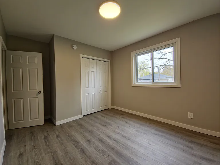 201 Alma St N #2 — Photo 12