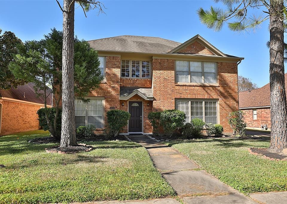 1st image of 1402 Village Garden Dr