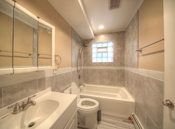 4th image of 336 Crandon Ave #1