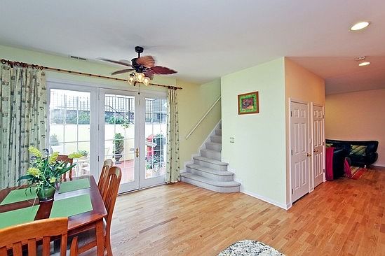 5th image of 2020 W Grand Ave APT B