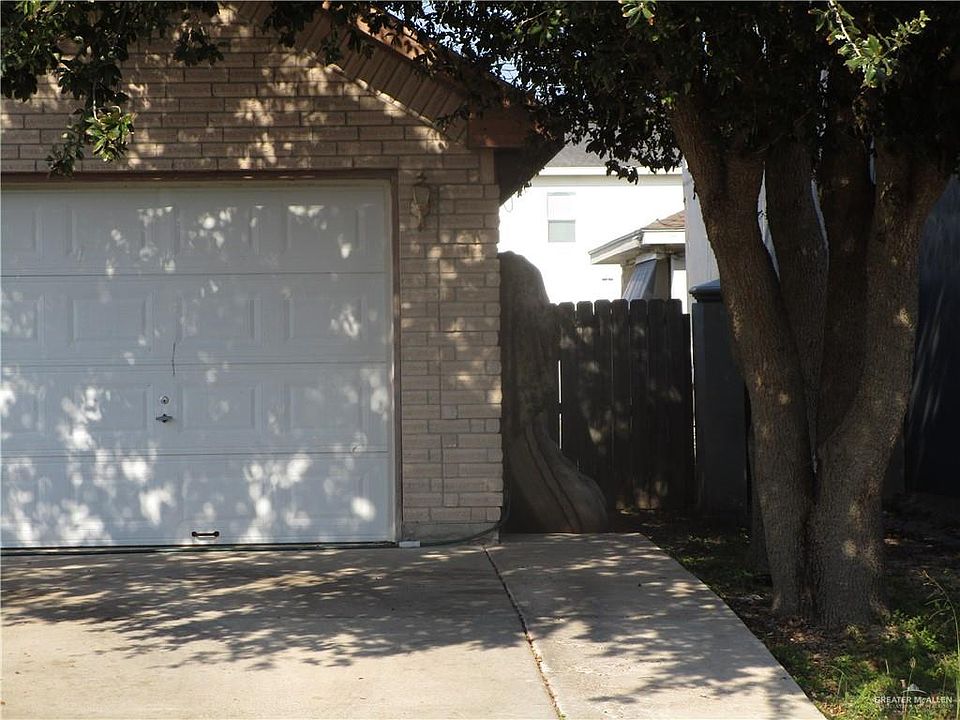 2nd image of 1107 E Canadian Dr