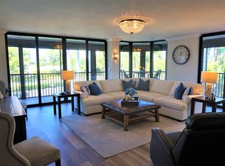 11030 Gulf Shore Dr APT 102, Naples, FL 34108
