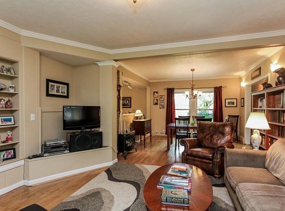 5th image of 2466 Lake Dr SE
