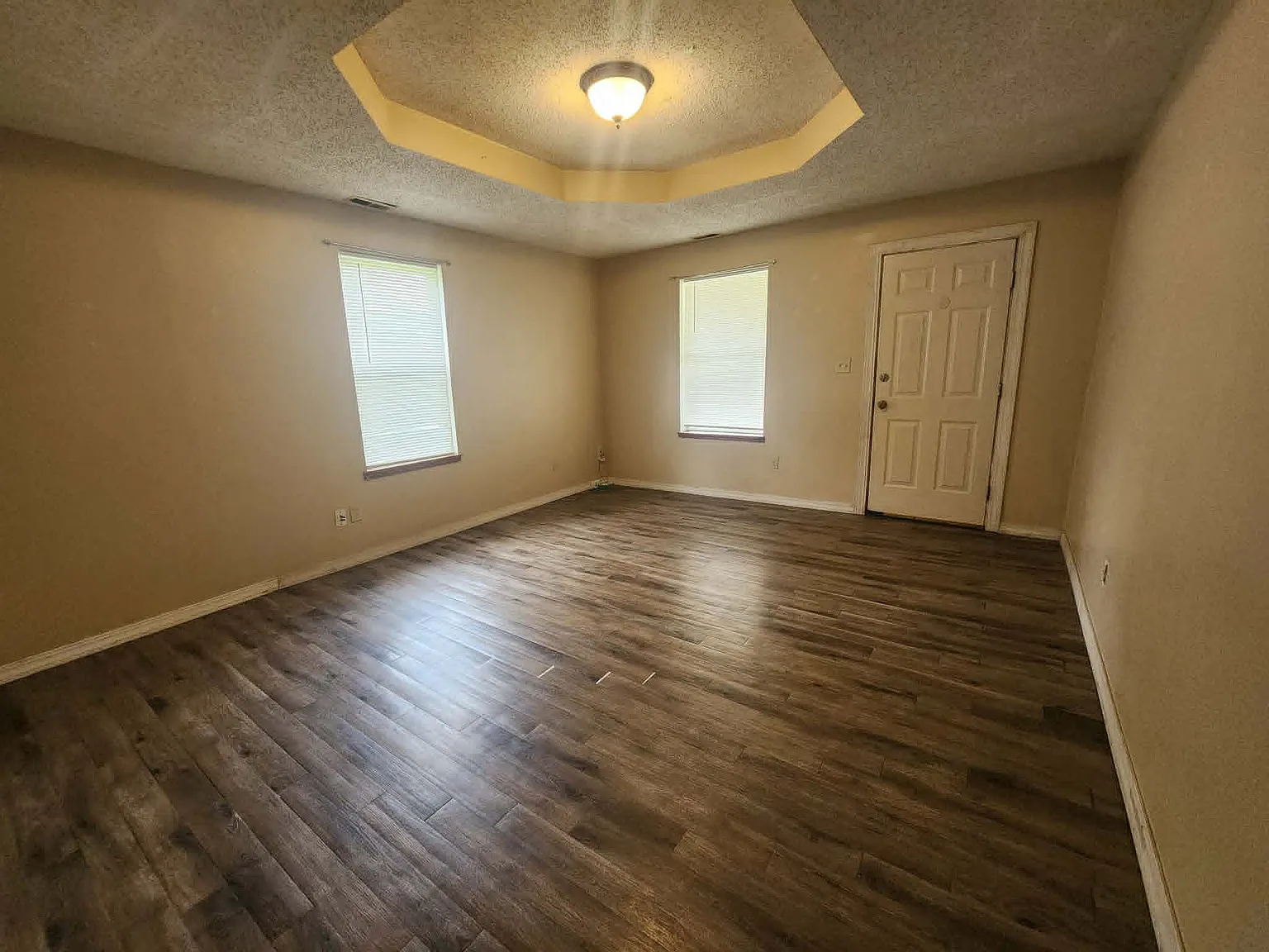 2 bed, 1200 sqft, $850 — Photo 3