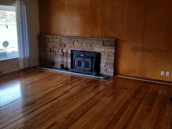 LIVING ROOM FIREPLACE