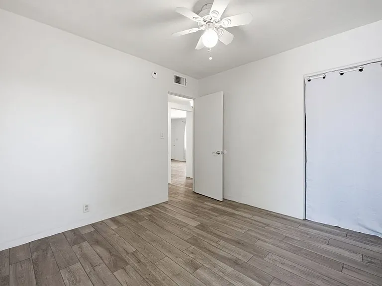 626 N Venice Ave — Photo 18
