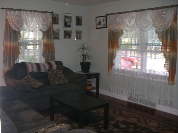 4th image of 3508 Oak Grove Ave