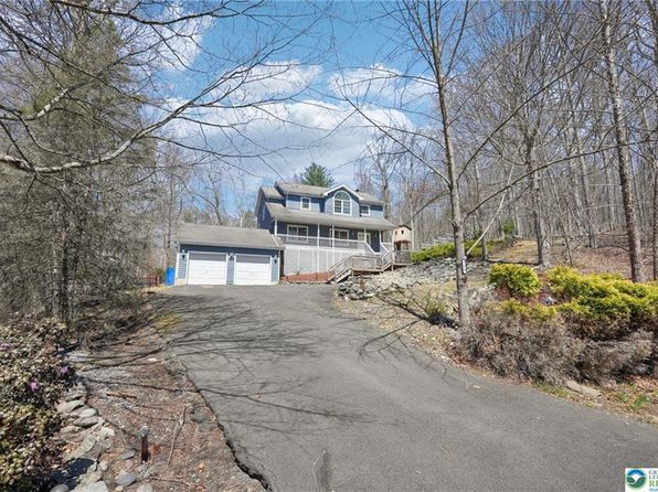 360 Eastshore Dr, East Stroudsburg, PA 18301