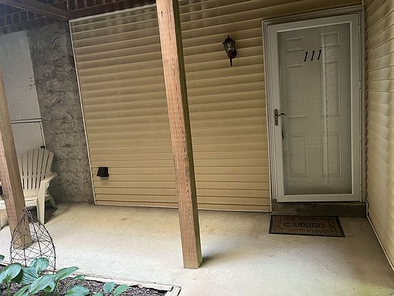 3rd image of 111 N Timber Dr