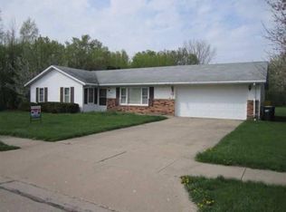 302 E 26th St, Sterling, IL 61081