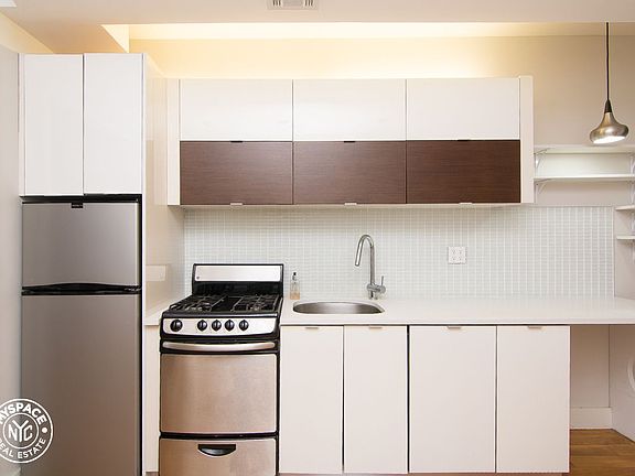 3rd image of 64 Saint James Pl APT 3BR