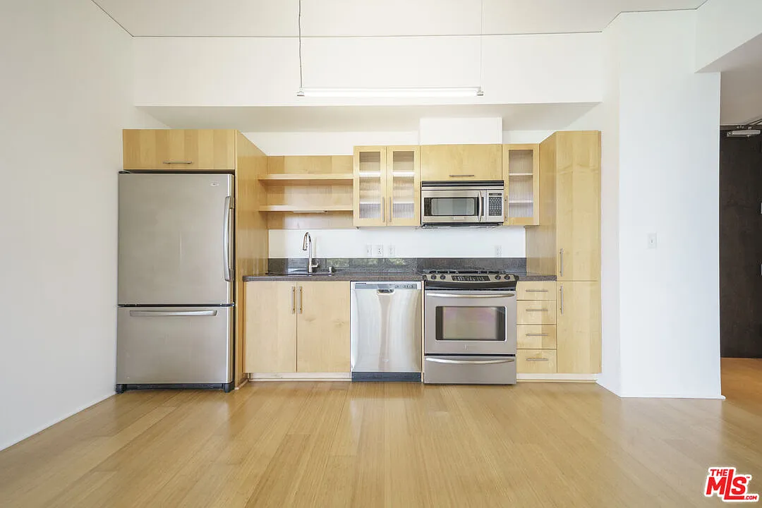 1 bed, 1.0 bath, 800 sqft, $2,550 — Photo 3