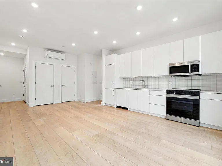 2406 Frankford Ave #14 — Photo 11