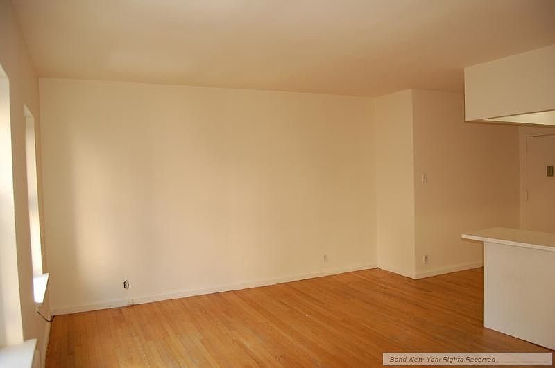 1st image of 949 1st Ave