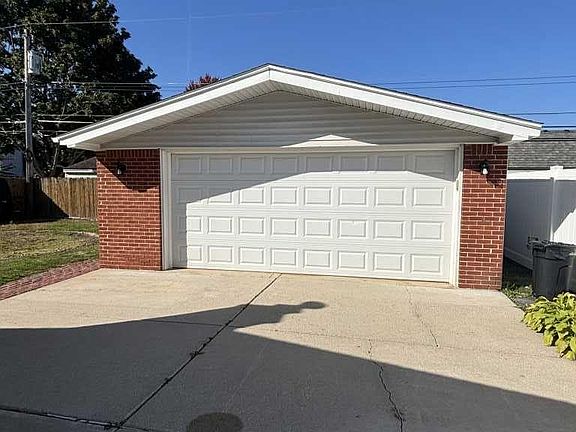 3rd image of 40553 Pickett Ridge Rd