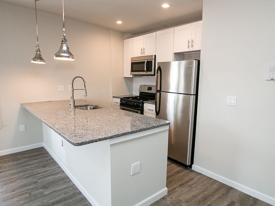 1st image of 1800 Catharine St #3