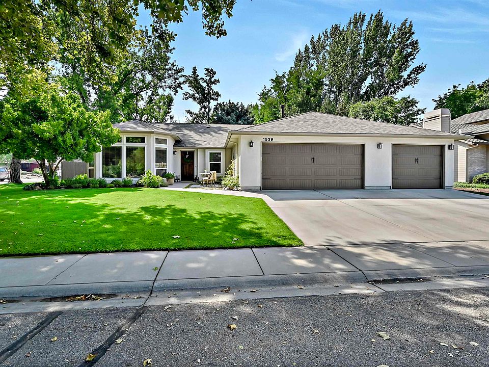 1st image of 1539 E Spinnaker Ct