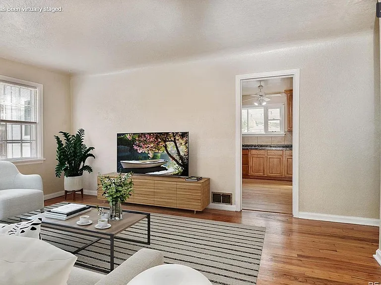 745 N Cherry St — Photo 3