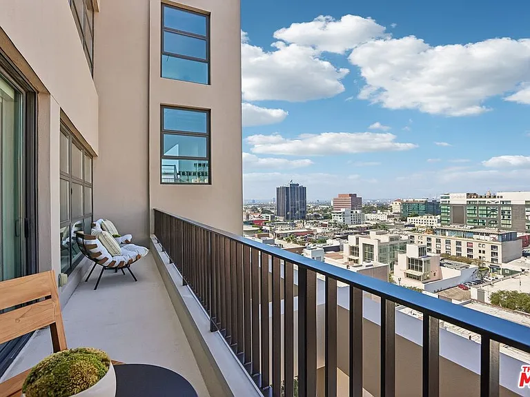 1645 N Vine St #911 — Photo 54