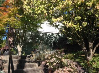 5215 38th Ave NE, Seattle, WA 98105