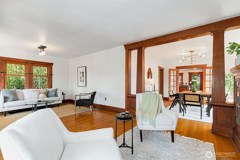3rd image of 3240 35th Avenue S