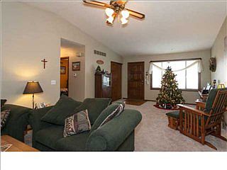 4th image of 629 E Showalter St