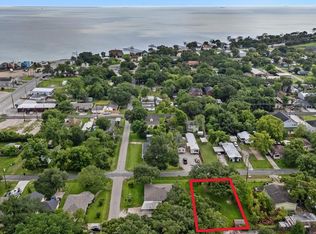 4714 1st St, Bacliff, TX 77518