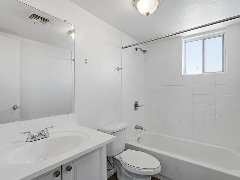 Alvernon811-835 — Photo 33